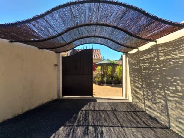 Lou Bagnou Mi-Clos Bagnols-sur-Cèze Екстериор снимка